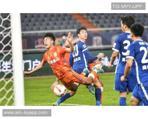 武汉三镇只需一胜即可确保保级优势领先降级区7分剩余三轮赛程紧迫 武汉三镇只需一胜即可确保保级优势领先降级区7分剩余三轮赛程紧迫