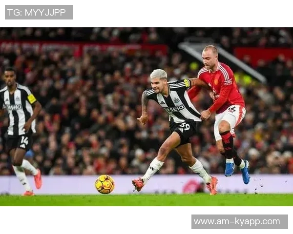 曼联官方宣布利桑德罗齐尔克泽与多名青训球员共同参与卡灵顿训练 曼联官方宣布利桑德罗齐尔克泽与多名青训球员共同参与卡灵顿训练