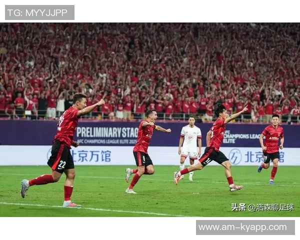 蓉城主场迎战广岛三箭现场观众热情高涨人数达27836人 蓉城主场迎战广岛三箭现场观众热情高涨人数达27836人