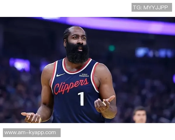 哈登上半场表现抢眼第二节独取14分助球队逆转局势 哈登上半场表现抢眼第二节独取14分助球队逆转局势